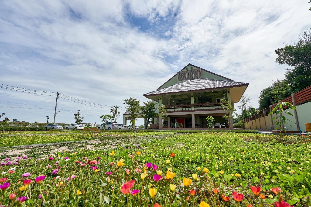 Smile Park Hotel Nakhon Si Thammarat Exterior photo